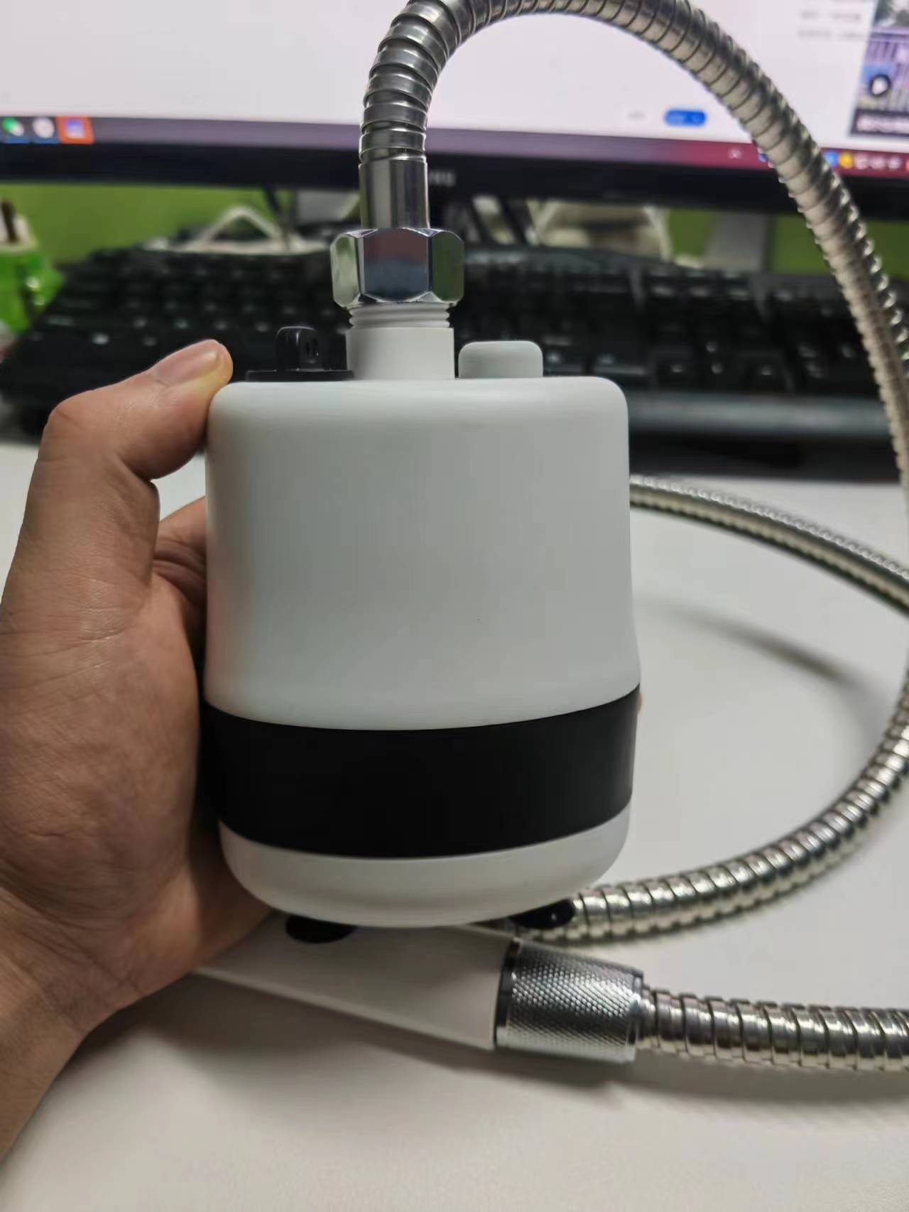 Rechargeable Shower Outdoor Miracle Baby Sponge Household Electric Shower Dormitory Rental Rural Portable - Samuyostore 